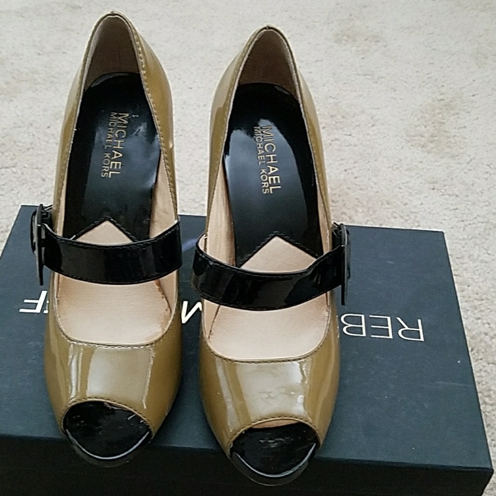 Michael Kors size 8